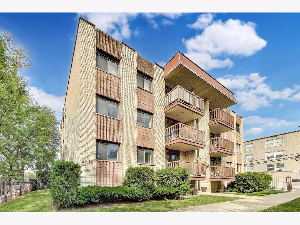  For Sale Chicago Illinois, 2416 Foster Avenue