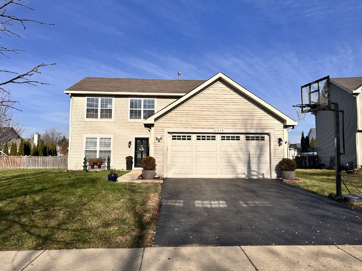  For Sale Montgomery Illinois, 2214 Andrew Trail
