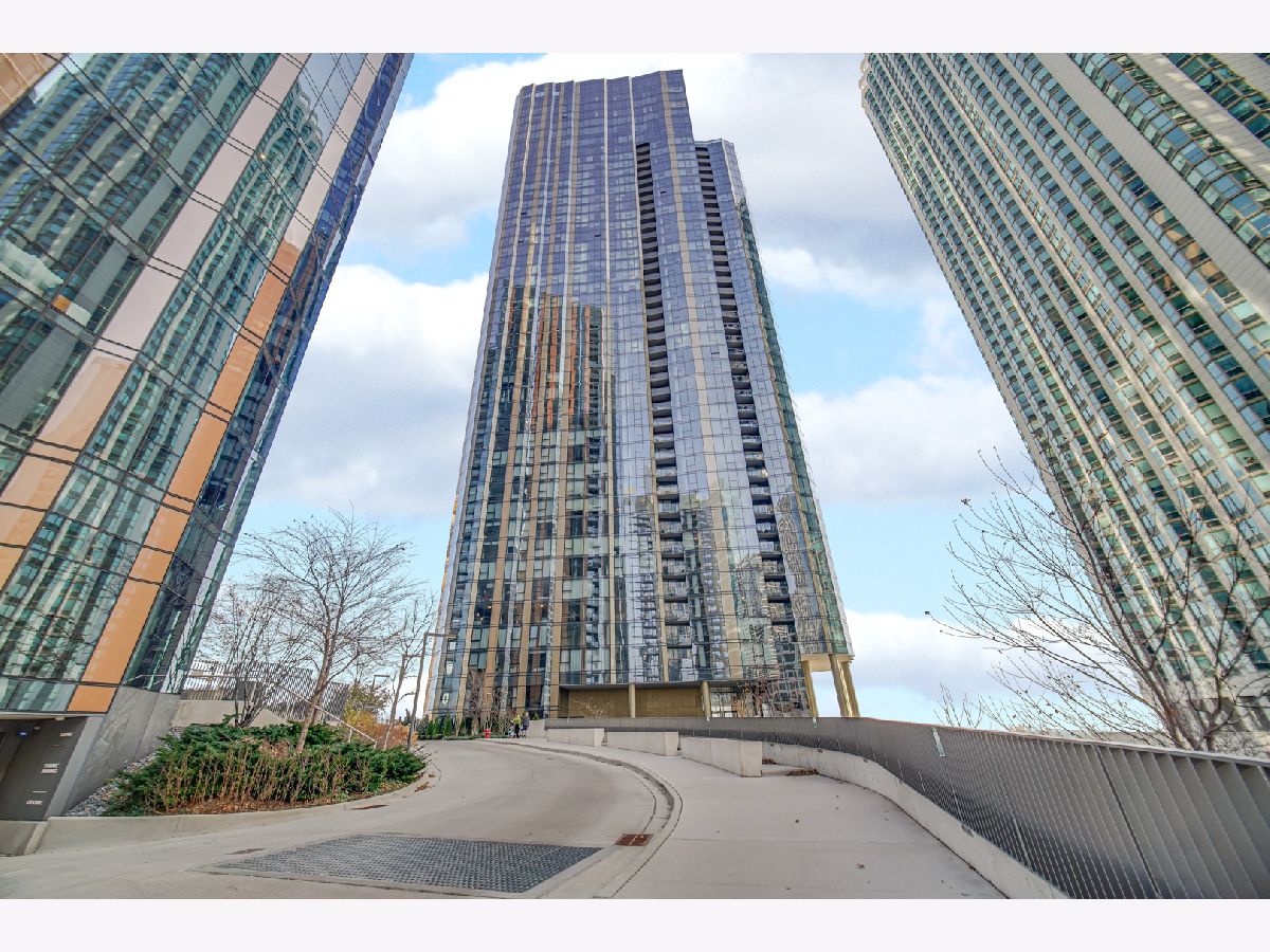  For Sale Chicago Illinois, 211 Harbor Drive