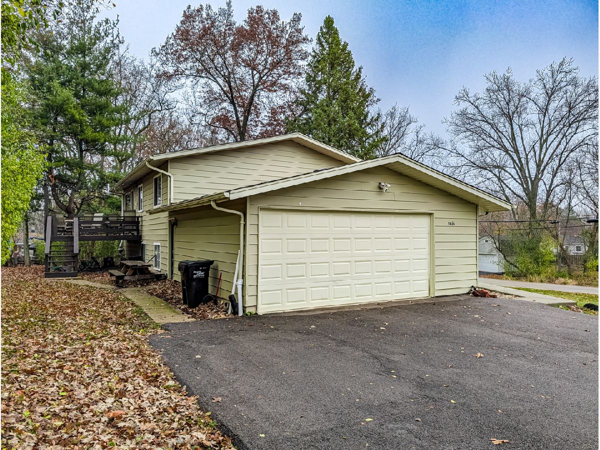  For Rent Crystal Lake Illinois, 8616 Hickory