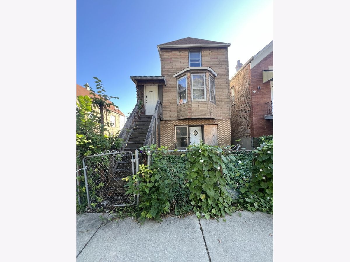 For Sale Chicago Illinois, 2625 Karlov Avenue