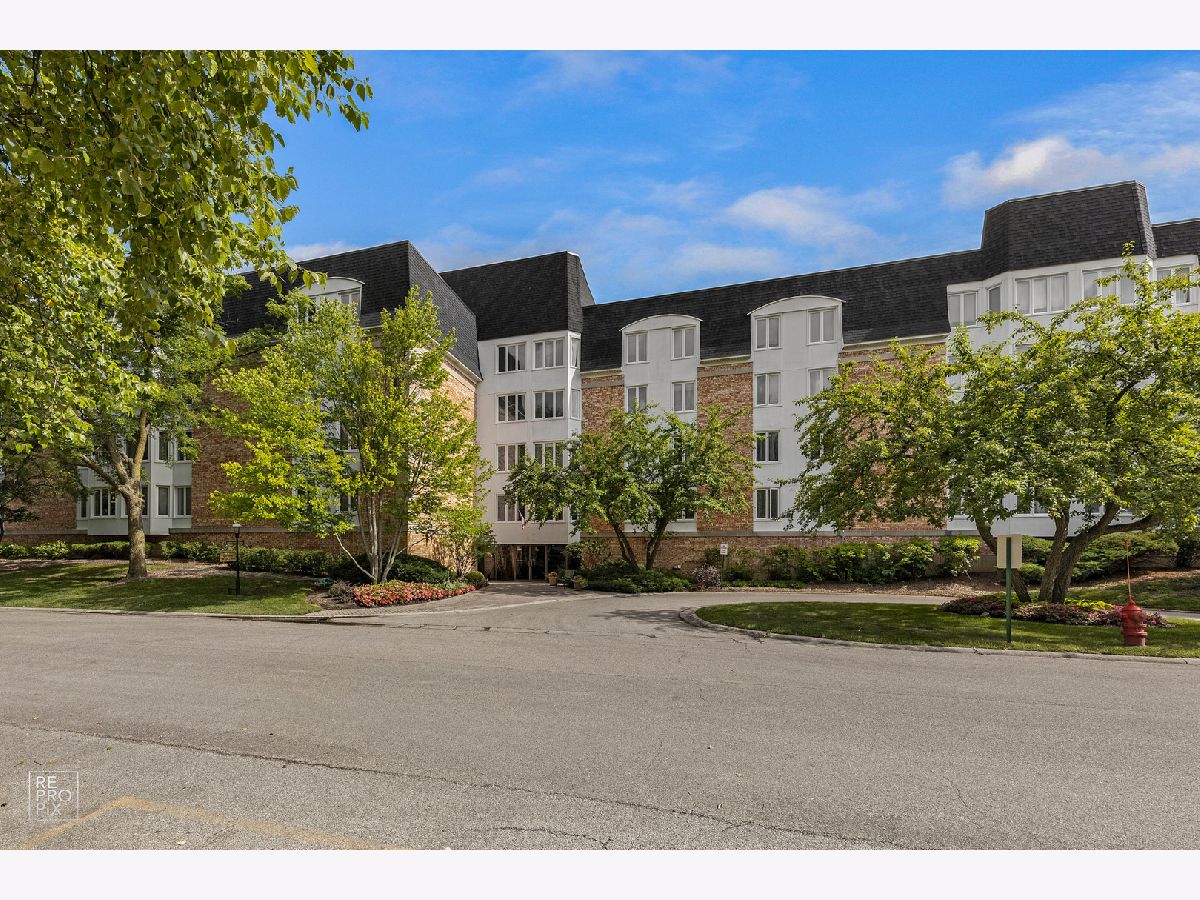  For Sale Buffalo Grove Illinois, 200 Lake Boulevard