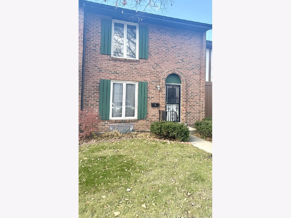  For Sale Elgin Illinois, 13 Pioneer Park Place