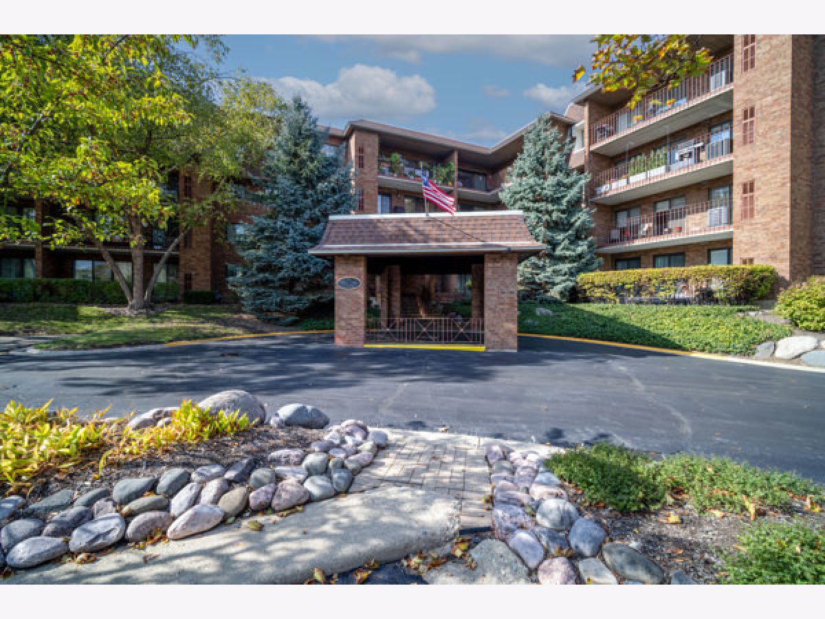  For Sale Buffalo Grove Illinois, 51 Old Oak Drive