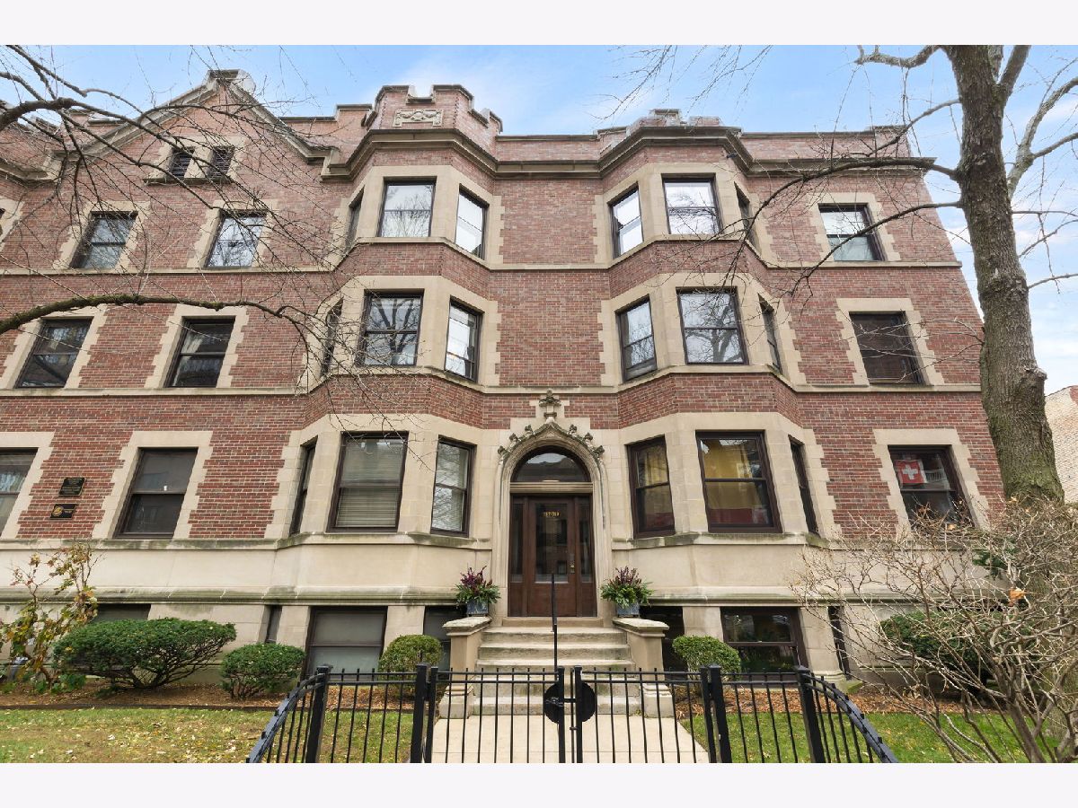  For Sale Chicago Illinois, 719 Bittersweet Place