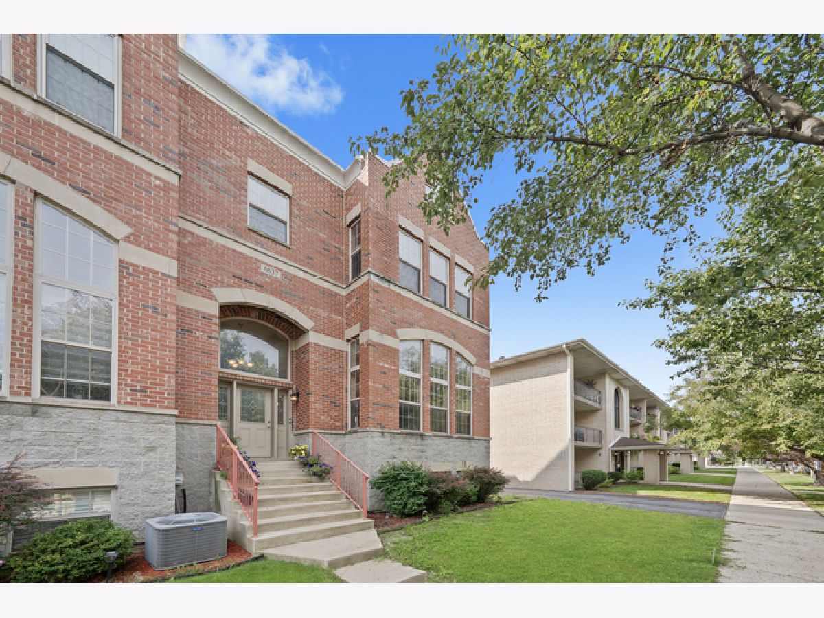  For Sale Chicago Illinois, 6637 64th Place