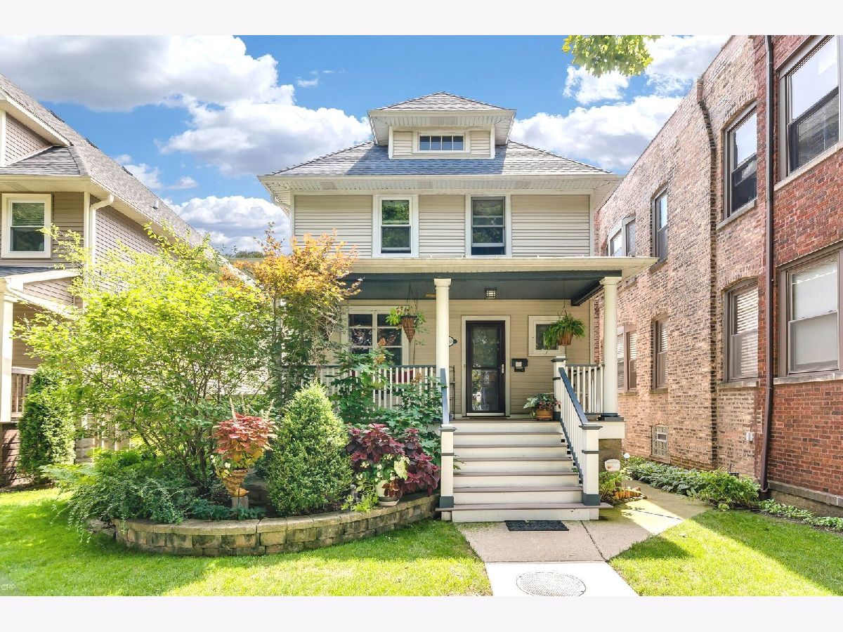 Homes & Condos & Townhomes For Sale Old Irving Chicago Illinois, 4033 Waveland Avenue