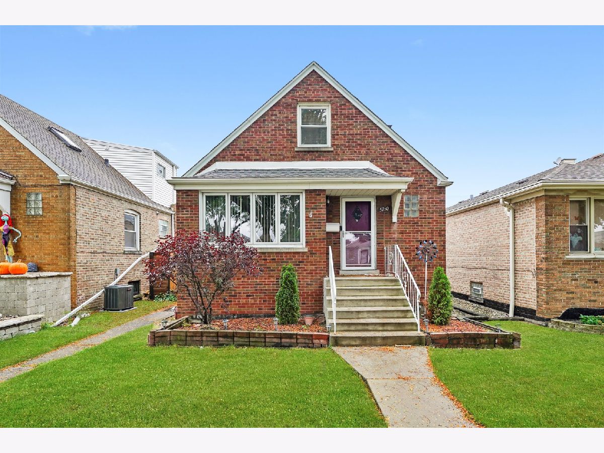 For Sale Chicago Illinois, 5250 Nagle Avenue