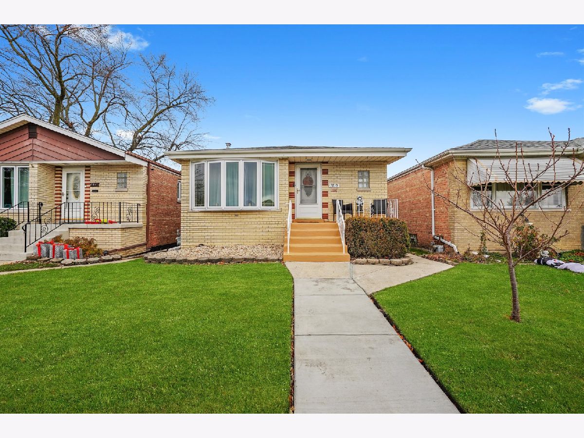  For Sale Burbank Illinois, 7810 Natchez Avenue