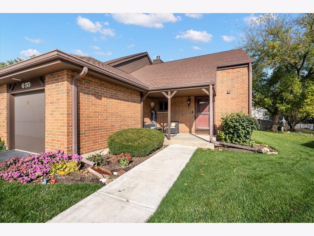  For Sale Crystal Lake Illinois, 650 Cress Creek Lane