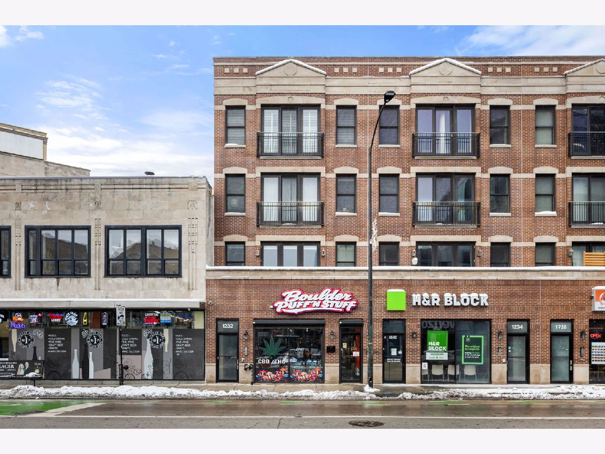  For Sale Chicago Illinois, 1232 Milwaukee Avenue