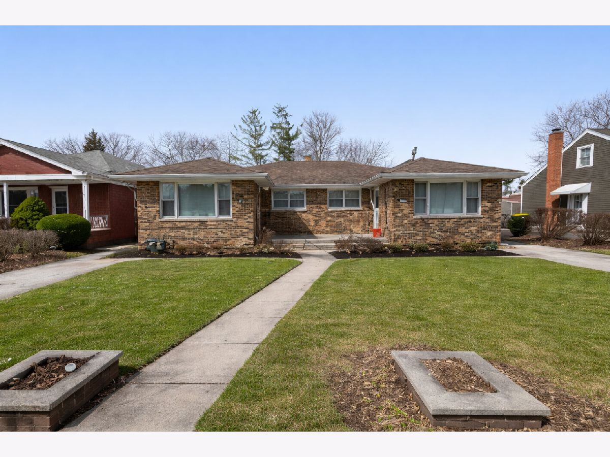  For Sale Thornton Illinois, 208 Blackstone Street