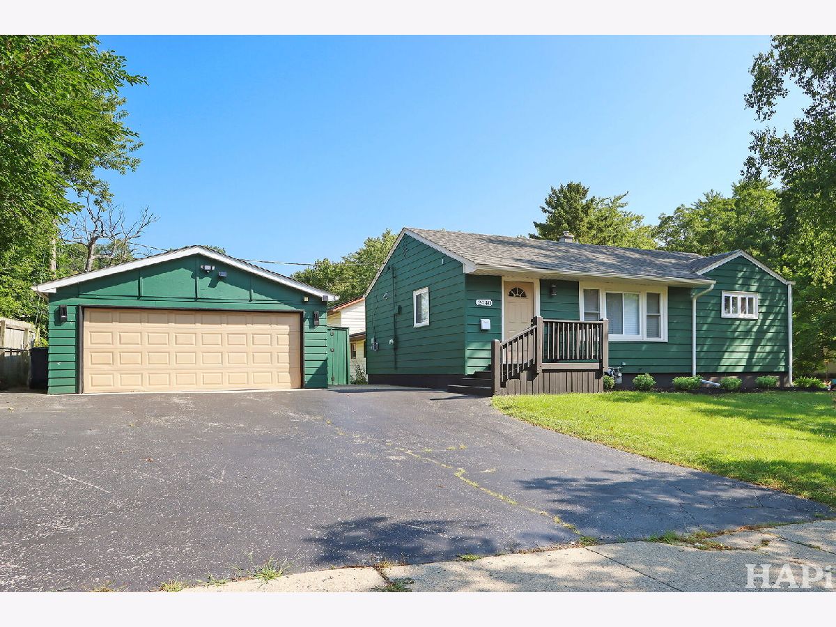  For Sale Waukegan Illinois, 2440 Cheyenne Road