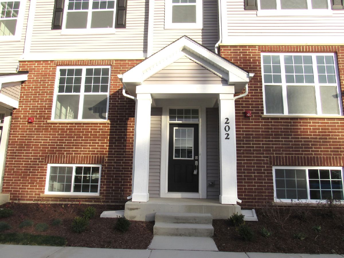  For Rent Roselle Illinois, 202 Timberleaf