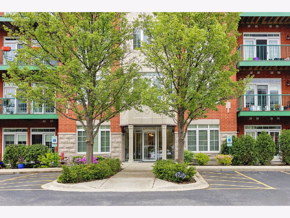  For Sale Wheeling Illinois, 640 Mchenry Road