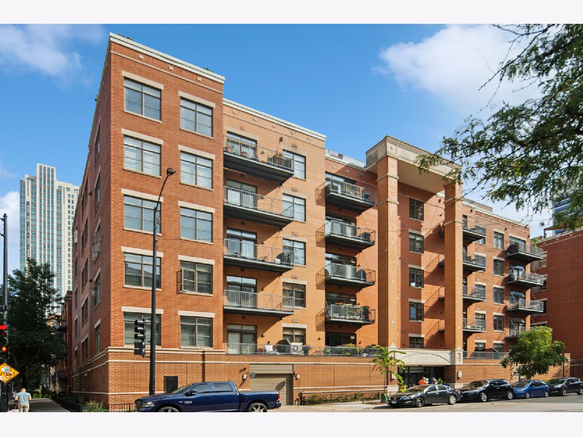  For Sale Chicago Illinois, 560 Fulton Street