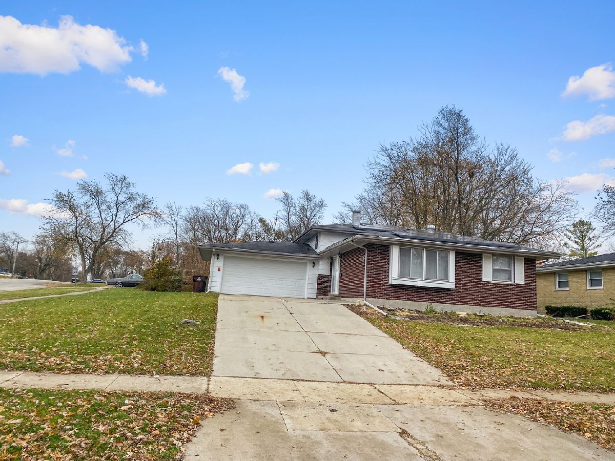  For Sale University Park Illinois, 1001 Blackhawk Drive