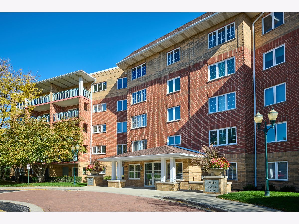  For Sale Mount Prospect Illinois, 740 Creekside Drive