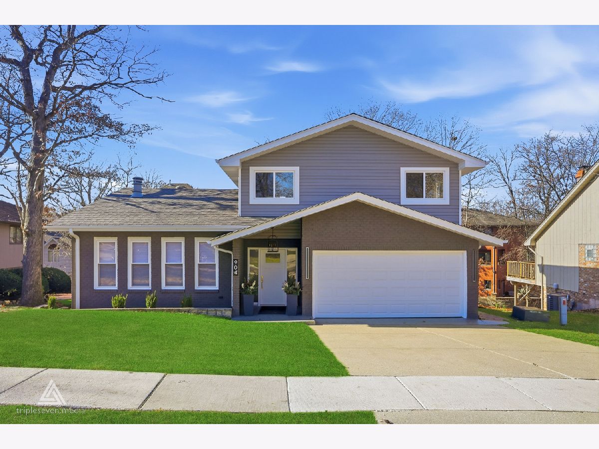  For Sale Lemont Illinois, 904 Hillview Drive
