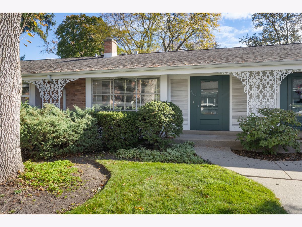  For Sale Glenview Illinois, 609 Carriage Hill Drive