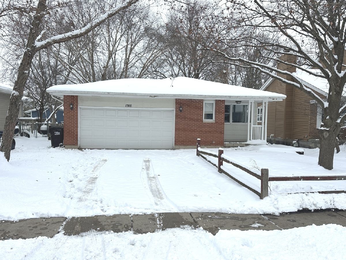  For Sale Crystal Lake Illinois, 1388 Gardina Vista