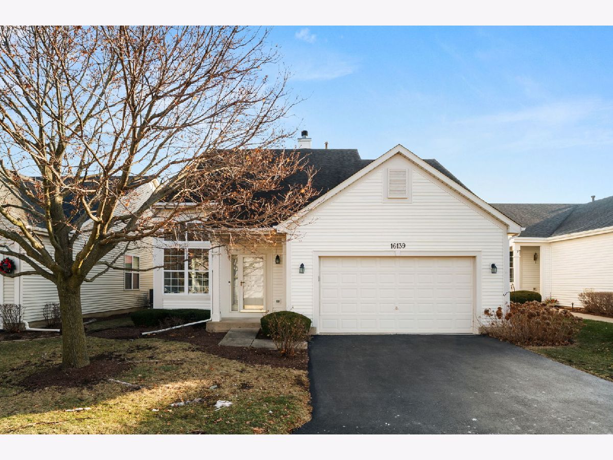  For Sale Crest Hill Illinois, 16139 Seneca Lake Circle