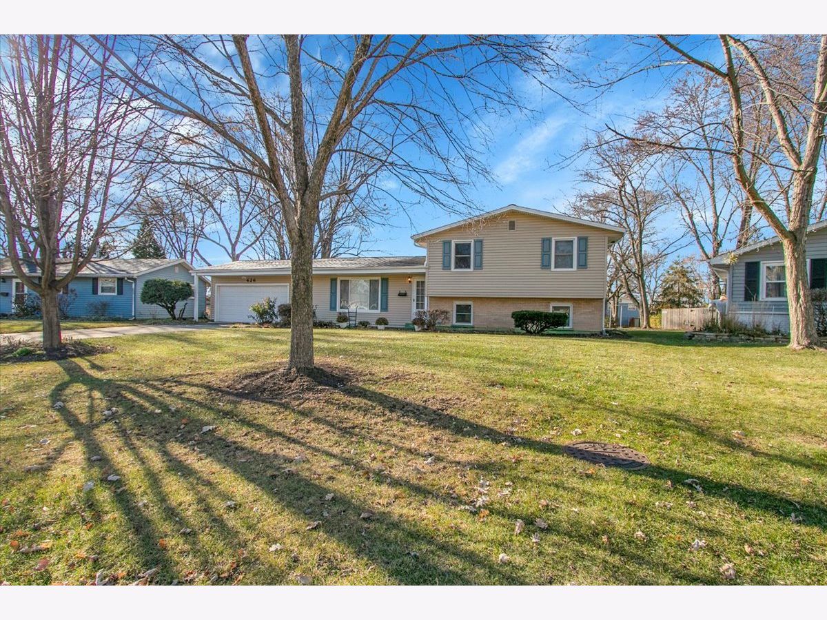  For Sale Carol Stream Illinois, 426 Thunderbird Trail