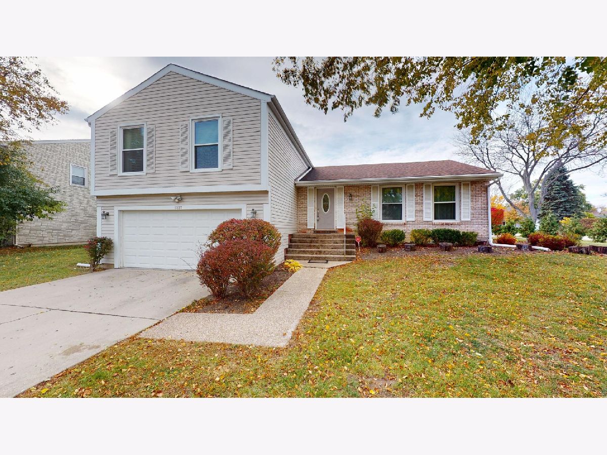  For Rent Buffalo Grove Illinois, 1327 Larchmont