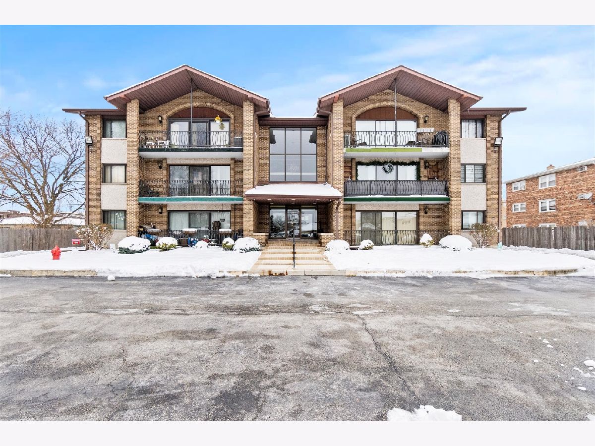  For Sale Hickory Hills Illinois, 9051 Roberts Road