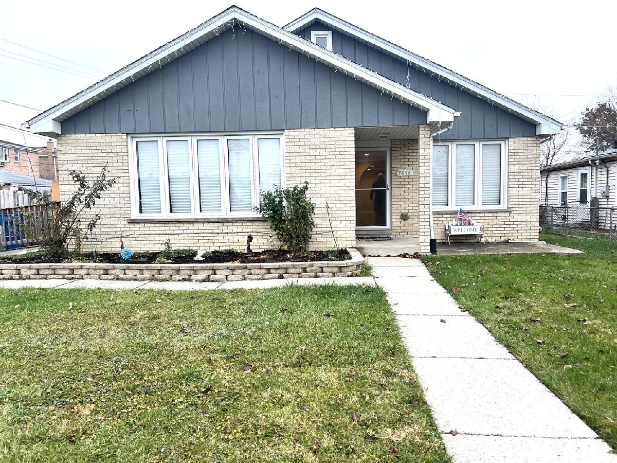  For Sale Burbank Illinois, 7850 Mcvicker Avenue