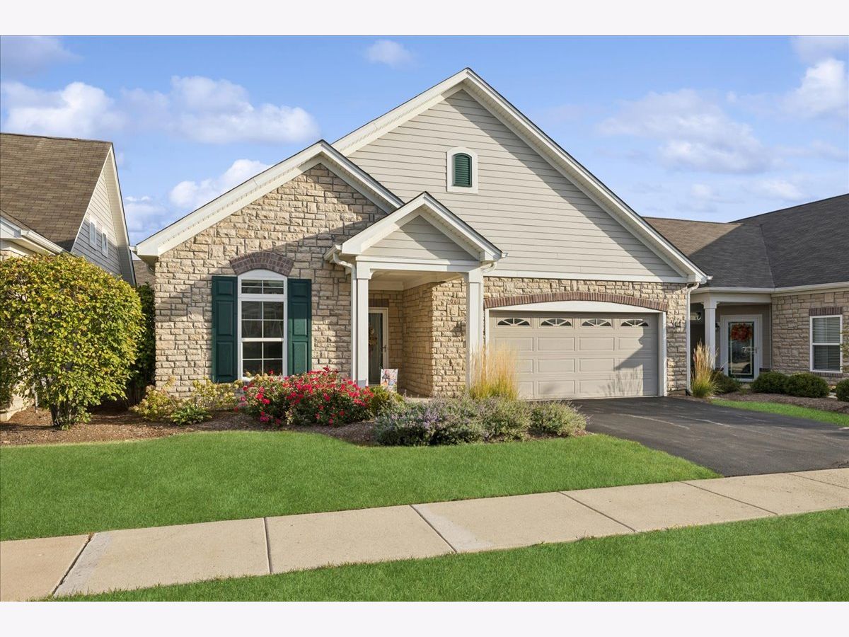  For Sale Woodstock Illinois, 603 Handel Lane