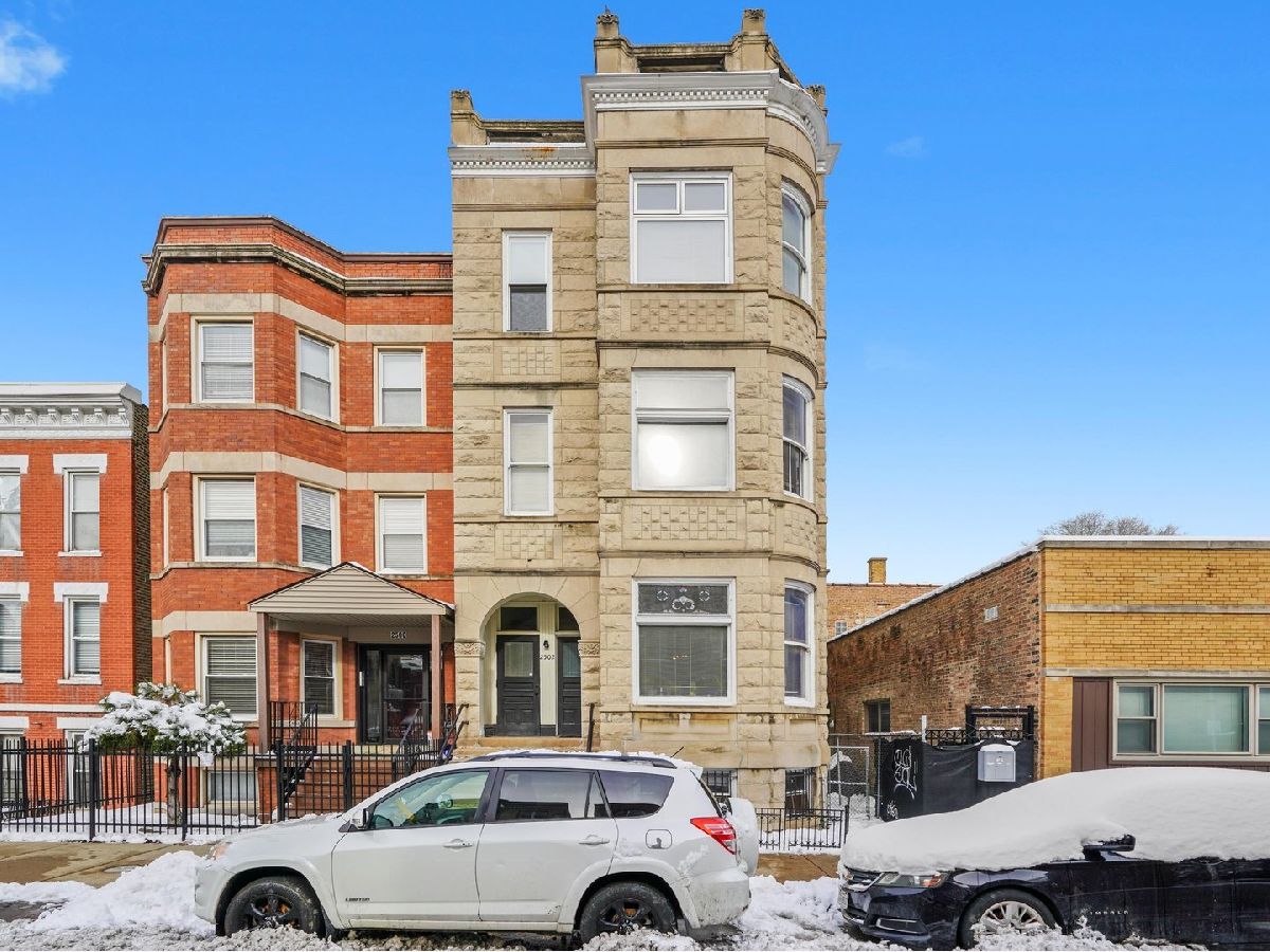  For Sale Chicago Illinois, 2502 Augusta Boulevard