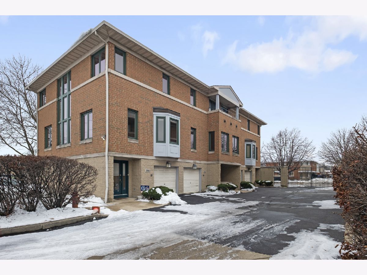  For Sale Lincolnwood Illinois, 3806 Devon Avenue