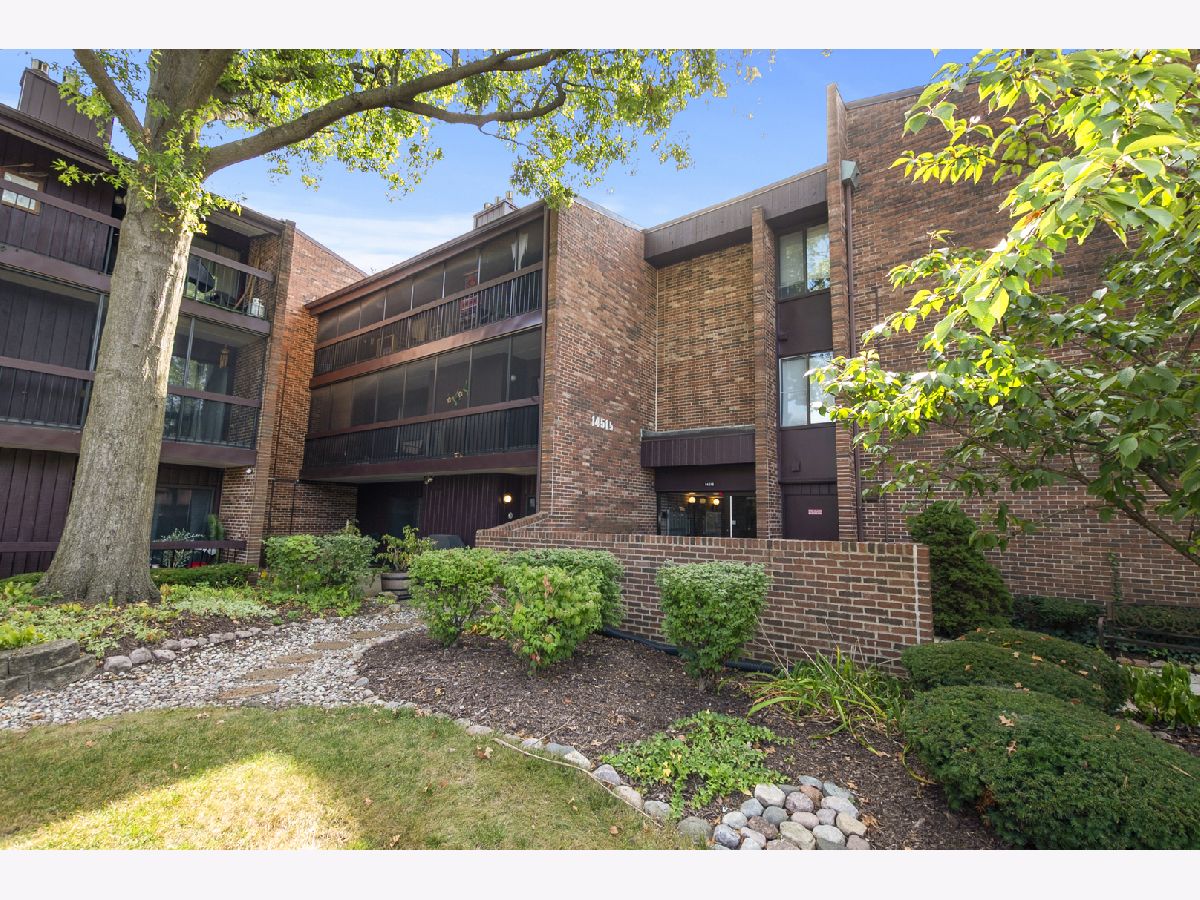  For Sale Oak Forest Illinois, 14515 Central Court