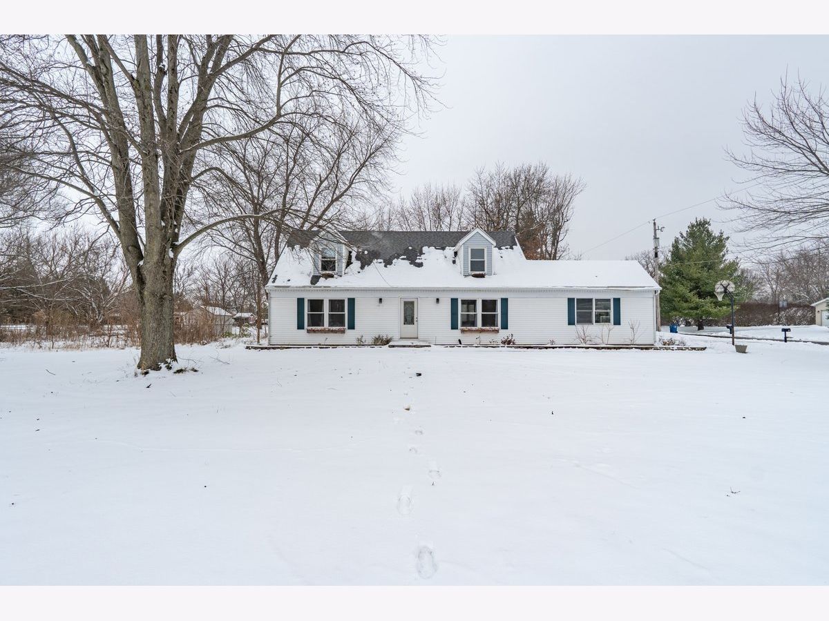 Homes For Sale Heritage Lakes Mackinaw Illinois, 1 Wilshire Wood Drive