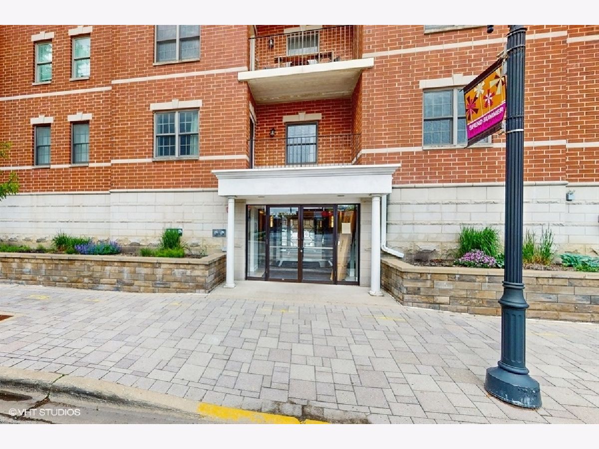  For Sale Elmhurst Illinois, 210 Addison Avenue