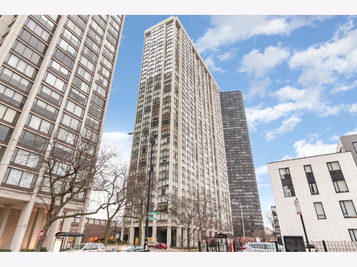 Condominiums For Sale Edgewater Plaza Chicago Illinois, 5445 Sheridan Road