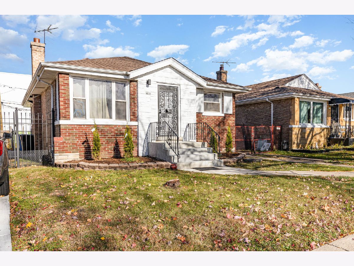  For Sale Chicago Illinois, 4852 Hirsch Street