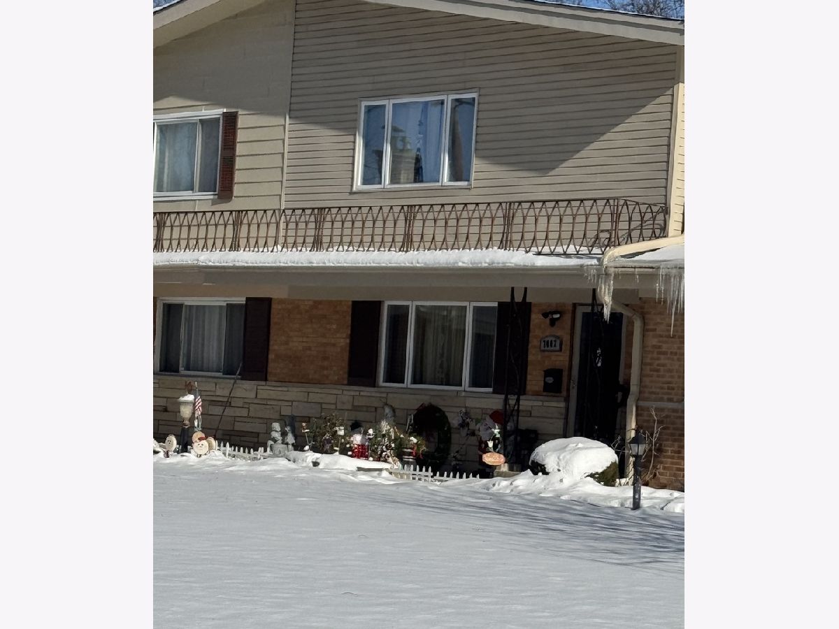  For Sale Niles Illinois, 7002 Carol Avenue