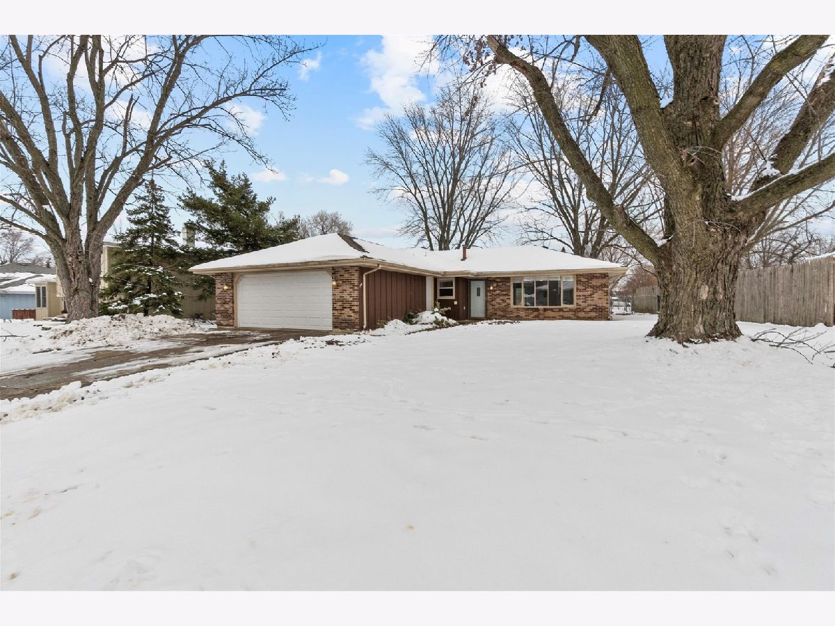 Homes For Rent Longleat Joliet Illinois, 1328 Timberline