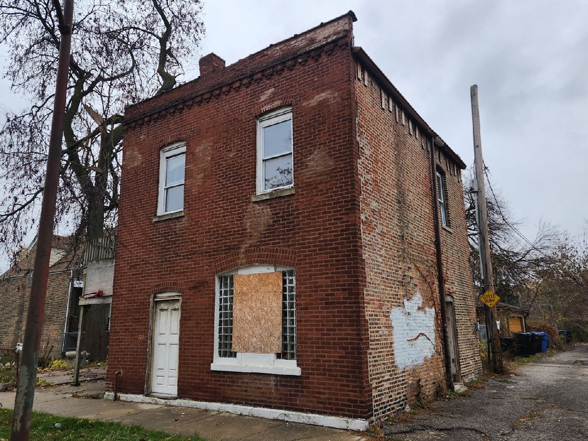  For Sale Chicago Illinois, 325 68th Street