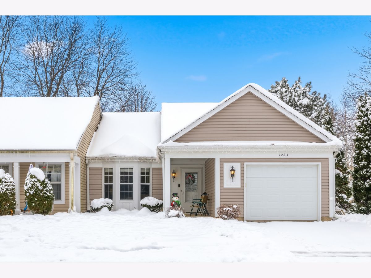  For Sale Mundelein Illinois, 1264 Huntington Drive