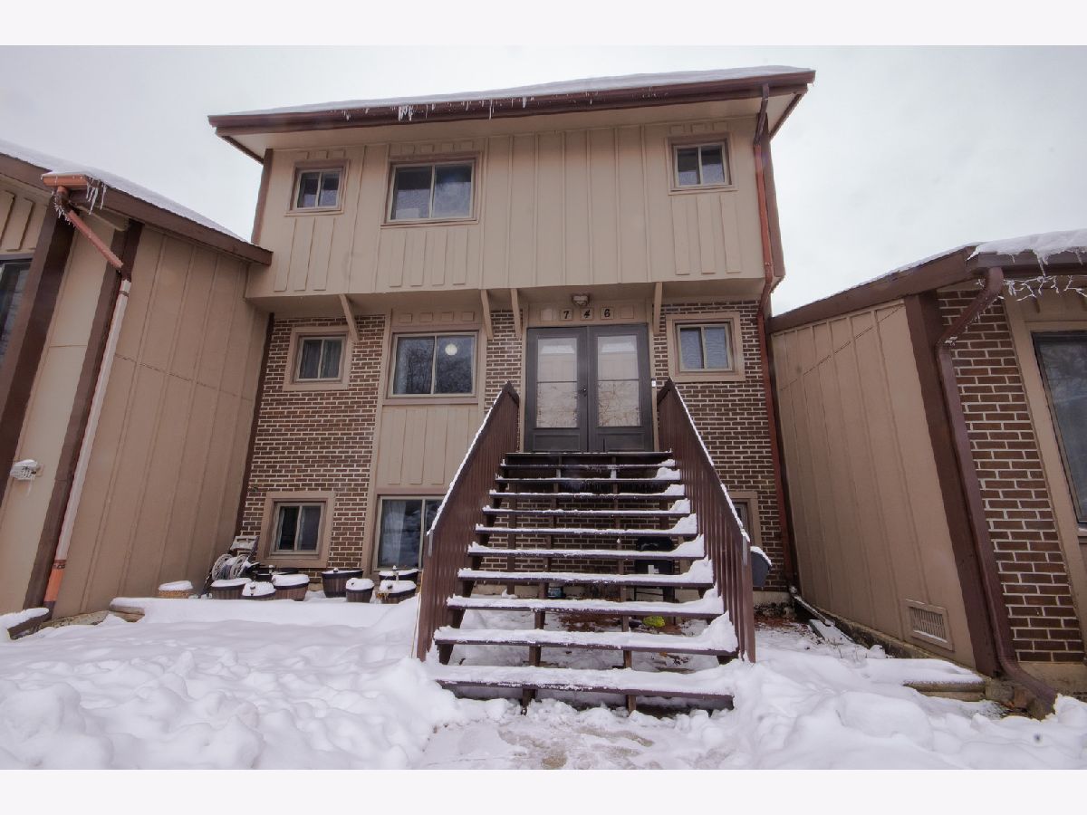  For Sale Roselle Illinois, 746 Devon Avenue