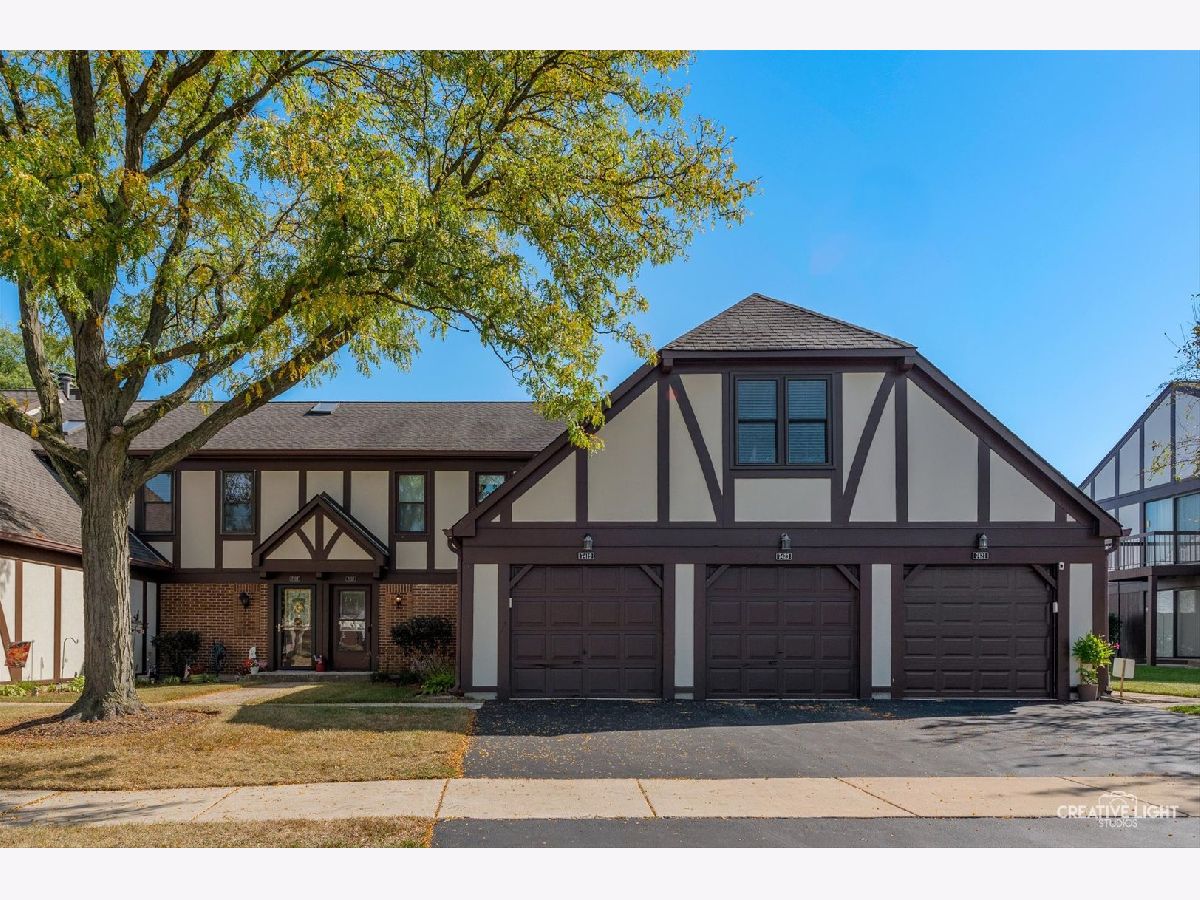 Townhomes & Condos For Sale Chesapeake Downers Grove Illinois, 7419 Canterbury Place