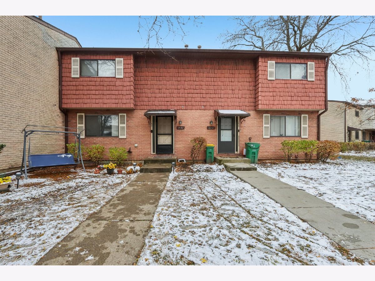  For Sale Wheeling Illinois, 1637 Tahoe Circle Drive