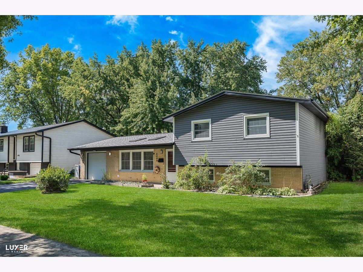  For Sale Hanover Park Illinois, 6908 Orchard Lane