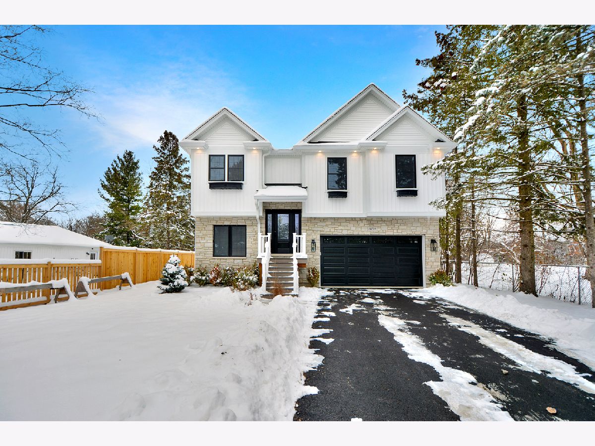  For Sale Wauconda Illinois, 28722 Madison Avenue