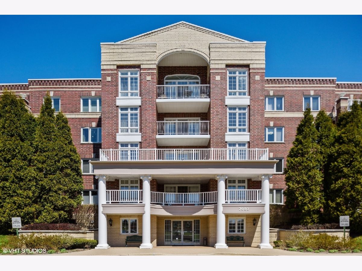  For Sale Niles Illinois, 7091 Touhy Avenue