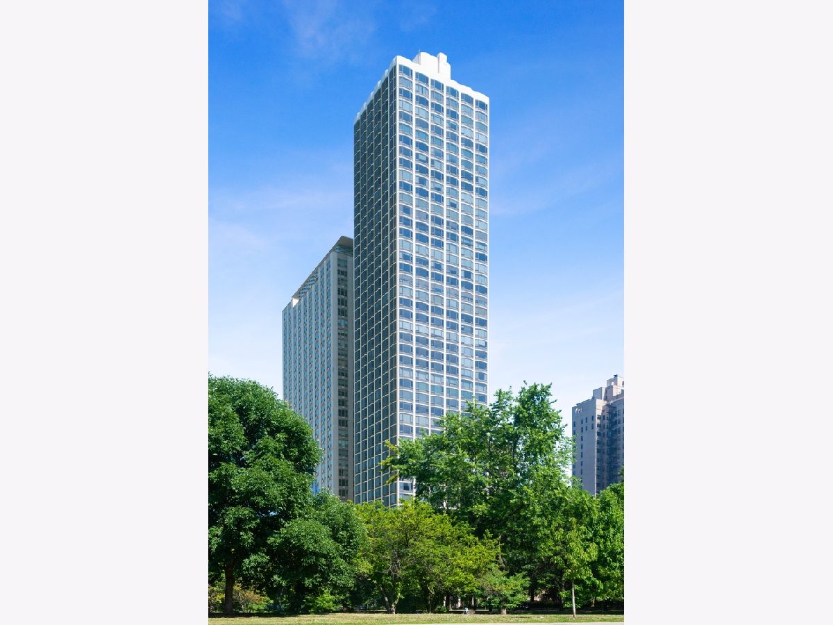  For Sale Chicago Illinois, 1555 Astor Street