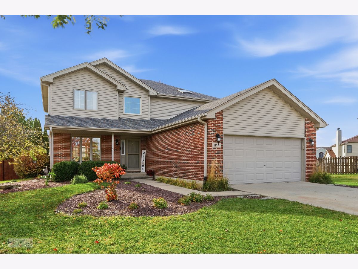  For Sale Minooka Illinois, 814 Edgewater Drive